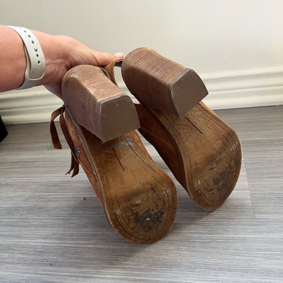 Dolce Vita Niomi Peep Toe Bootie - Picture 5 of 6